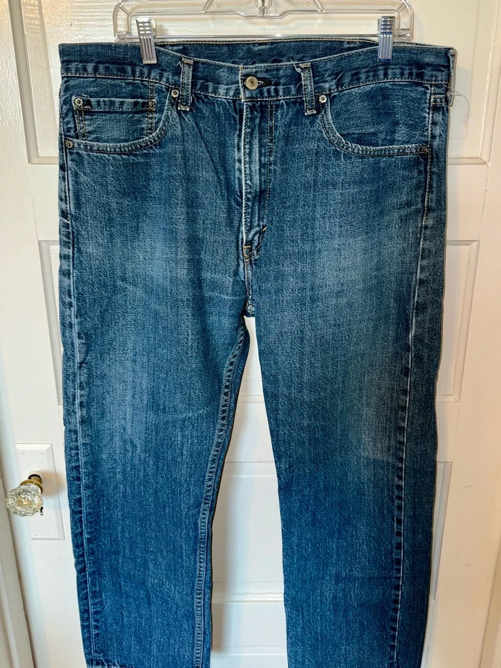 Men's Levi 505 Straight-Leg 38x30  Denim Jeans in Washed Blue
